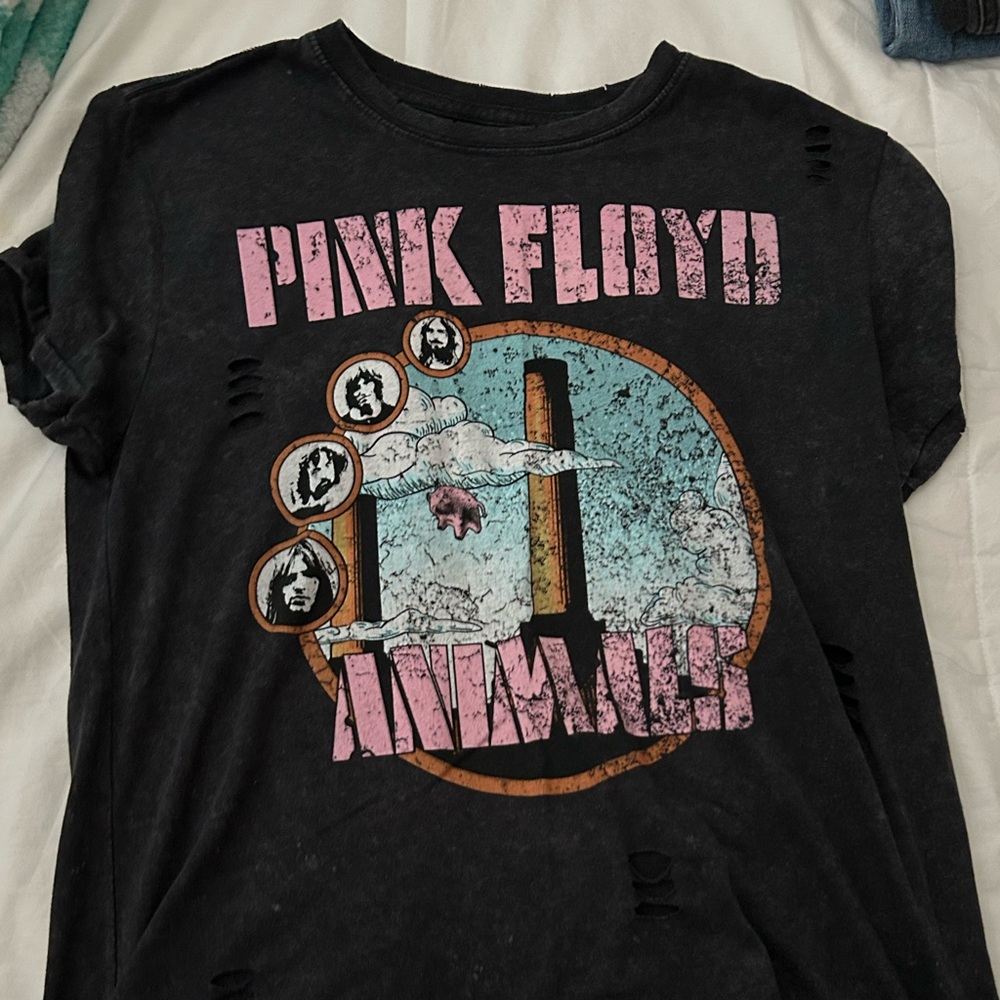 aeropostale black graphic tee